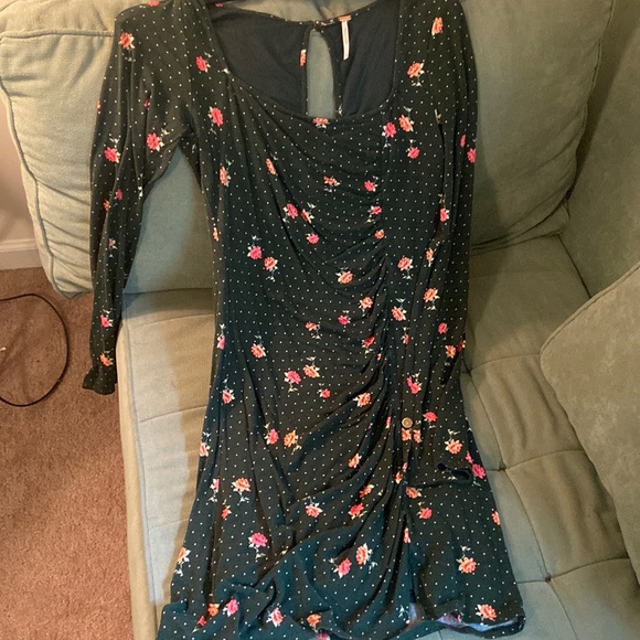 Fun and flirty dress - Picture 1 of 2